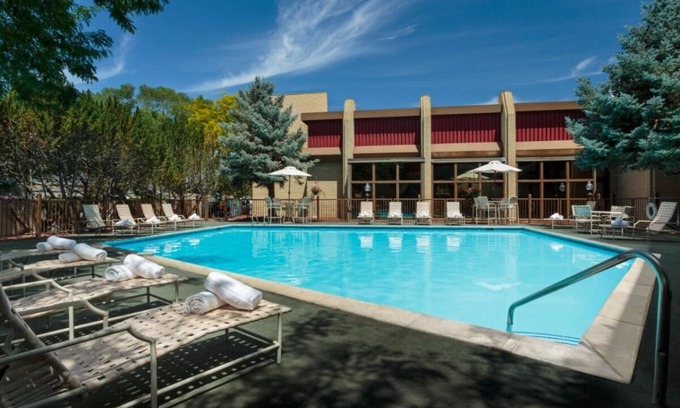 Elko Hotel | Your Relaxing Getaway Awaits! Outdoor Pool, FREE Parking, Pets Allowed!
