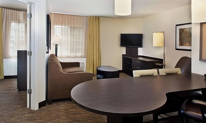 Somerset Hotel | Your Relaxing Getaway Awaits! Relaxing unit, with Kitchen