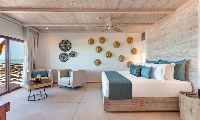Isla Holbox Hotel | Your Ultimate Getaway in Holbox! Walk to Beach, Swimming Pool, Large Terrace!