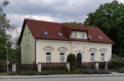 Neznasov House | Zámecká pošta penzion