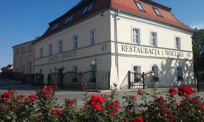 Raciborz Hotel | Zajazd Biskupi