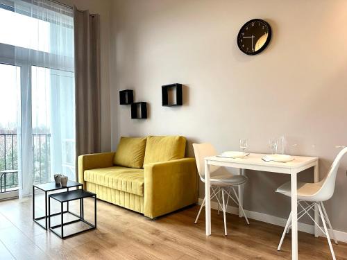 Fabryczna Apartment | Zarembowicza Apt 38 - Self Check-In 20h - Parking &Lift