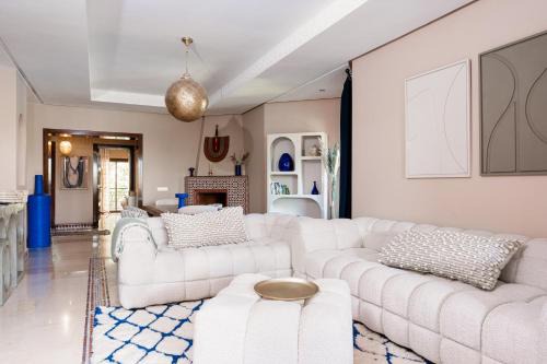 Agdal Apartment | Zellige Suite - Gouvernante et piscine !