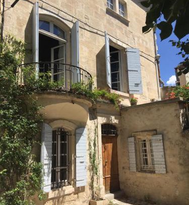 Arles City Centre Bed & Breakfast | ZEN ARENA -Chambre d'Hôtes de charme à coté des Arènes
