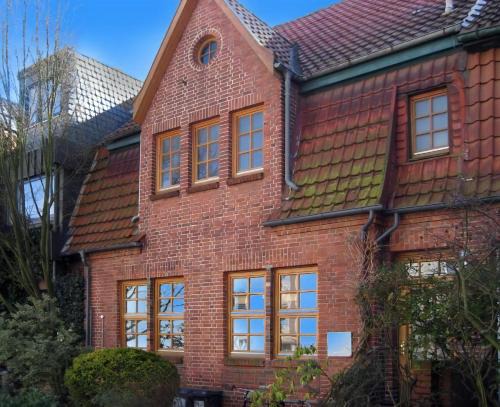 Nord-Mitte Apartment | Zentrale Wohnung Mit Klavier, Kunst Und Design