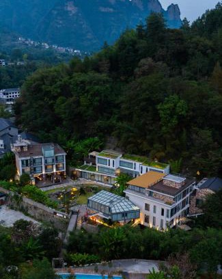 Wulingyuan House | Zhangjiajie Rock language art hotel-Free pick up service