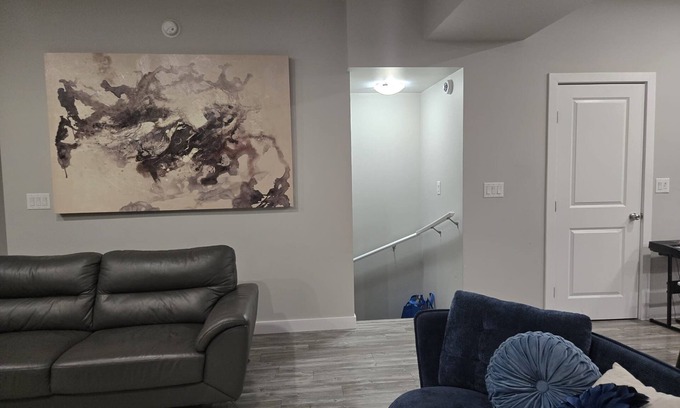 Fort Gary House | Zillion’s luxury 2/3 bedroom 1 and half bathrooms townhouse in South Pointe