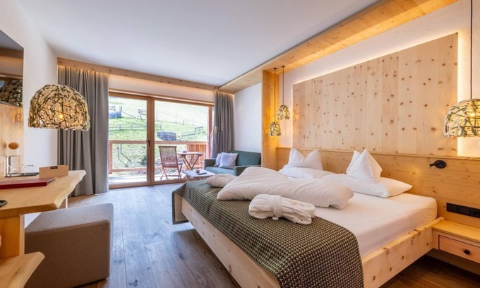 Haus House | "Zirbe Natur" - double room with shower, WC (4 - 6 nights) - Nature and wellness hotel