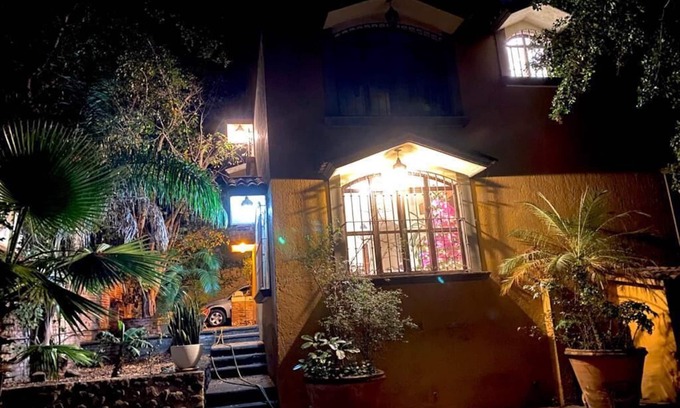 Cuernavaca House | ZONA EXCLUSIVA Y COMODA. SEGURA, AMPLIA Y DIVERTIDA.nPARA FAMILIA Y AMIGOS.