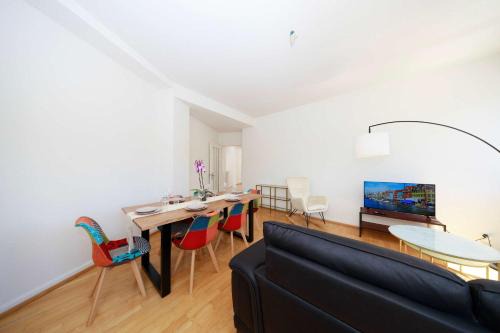 Sihlfeld Apartment | Zurich City Gem Steps to Tram Family & group