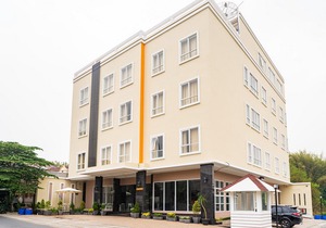 RedDoorz Plus Near Teras Kota 3