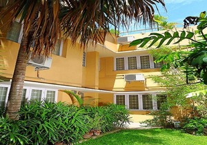 Hanu Reddy Residences Wallace Garden