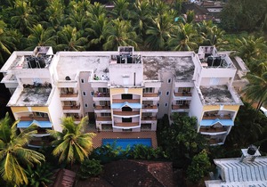 Treehouse Blue Service Apartment