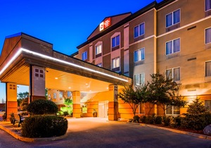 Best Western Plus Pembina Inn & Suites
