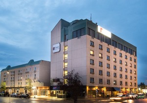 Nomad Hotel & Suites