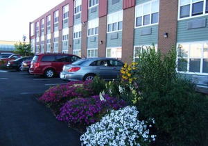 Claymore Inn and Suites