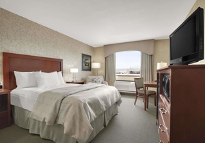 Days Inn & Suites by Wyndham Brandon