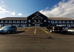 Crossroads Inn & Suites