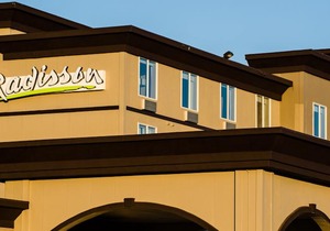 Radisson Hotel & Suites Fort McMurray