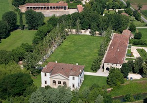 La Barchessa di Villa Pisani