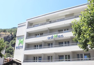 Adhhoc Hotel