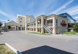 Econo Lodge Inn & Suites University