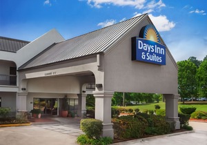 Days Inn & Suites by Wyndham Tyler