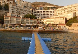 Bougainville Bay Hotel