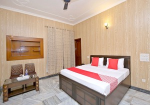 OYO 14030 Cheema Holiday Homes