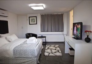 Geula Suites