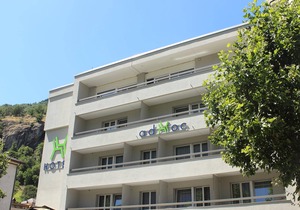 Adhhoc Hotel