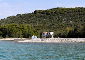 Two bedroom apartment with terrace and sea view Cove Mala Lamjana, Ugljan (A-8449-a)