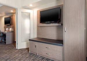 Clarion Hotel & Suites