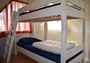 Comfortable 8-person holiday home in a quiet location on 530 m² of land