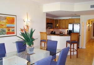 1st Floor, 2 Bedrooms, 2 Bathrooms, Ocean Front Villa (sleeps 4-5)