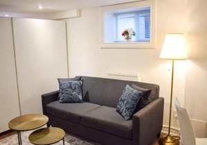 High Park Spacious & Bright Studio
