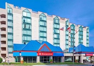 Ramada by Wyndham Niagara Falls Fallsview