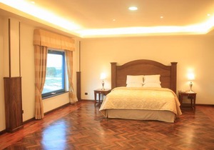 Holiday Inn Accra Airport