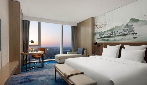 Superior Room, 1 King Bed