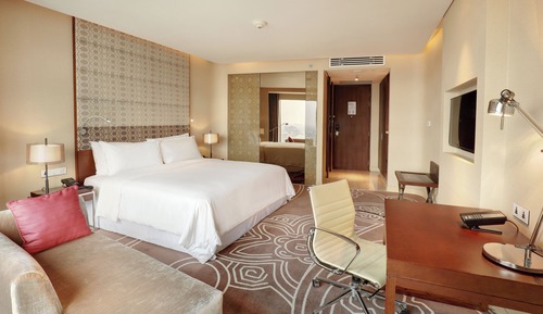 Premium Room, 1 King Bed, Smoking, Jetted Tub