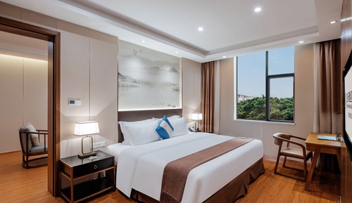 Signature Suite