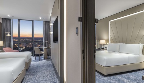 Family Room, 1 King Bed, Connecting Rooms
