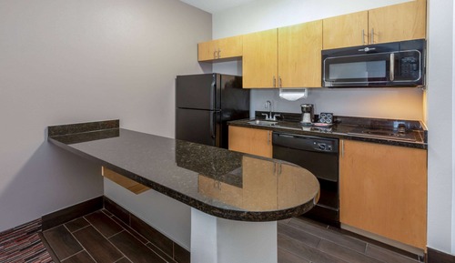 Deluxe Room, 2 Queen Beds, Non Smoking (Mobility,Tub w/Grab Bars)