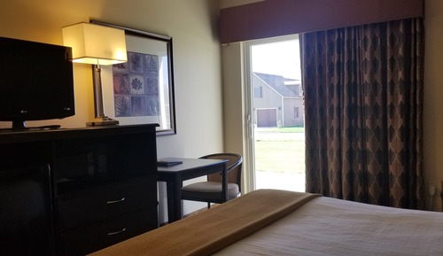 Room, 1 King Bed, Accessible (Roll-in Shower)