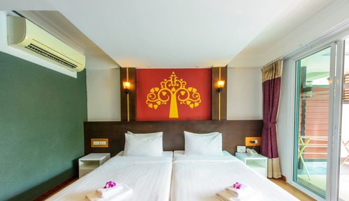 Deluxe Room, Pool Access