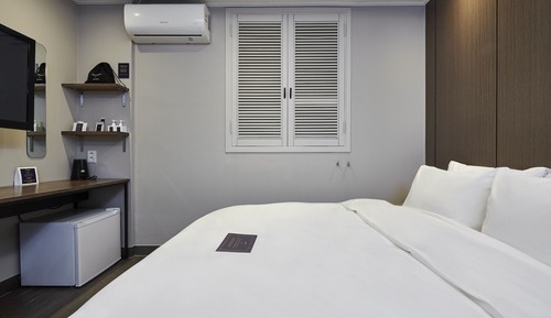 Room (Standard - No parking (OTT 5 types ki)