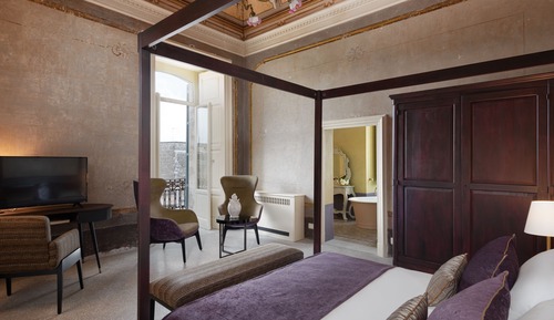 Deluxe Suite, Garden View