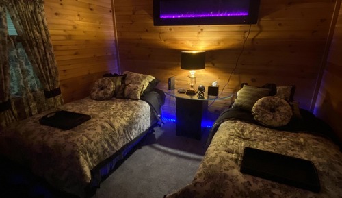 Comfort Cabin, 1 Bedroom, Smoking, Refrigerator & Microwave