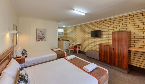 Double or Twin Room, 1 Bedroom, Garden View, Ground Floor