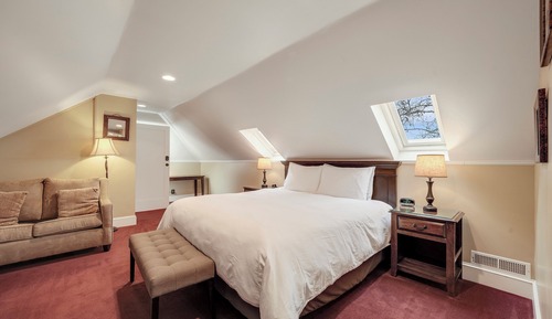 King Jr. Suite